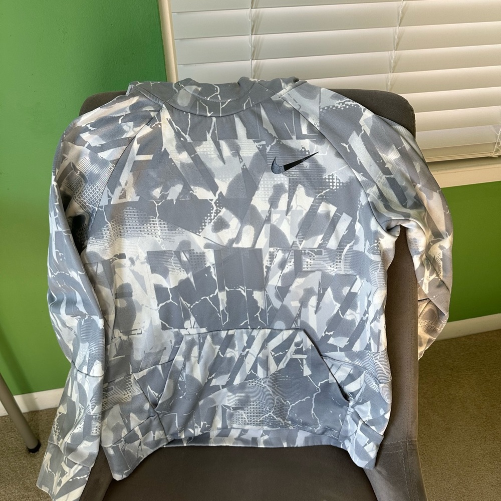 Nike Dry fit Boys XL Hoodie